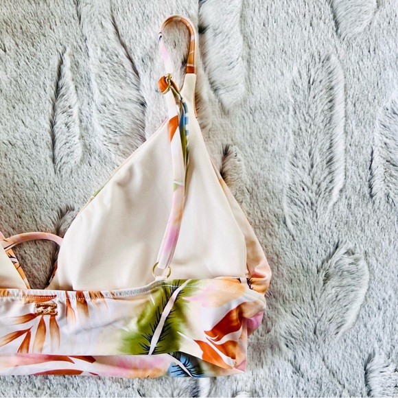Sold. NWT Billabong Small Island Calling Paradise Print Swim Top - Picture 9 of 16